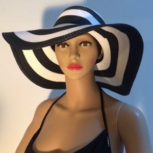 SerraBeach Accessories - Classic Black and White Beach Hat SerraBeach Accessories - Classic Black and White Beach Hat